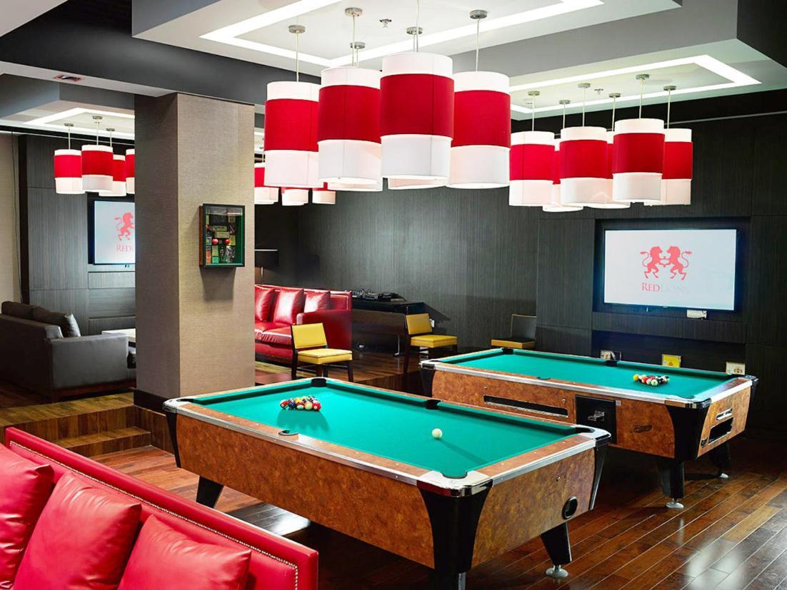 Ramee Grand Hotel And Spa Manáma Exteriér fotografie The lounge at the Cardiff International Pool