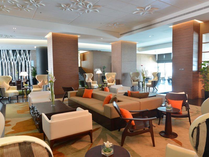 Ramee Grand Hotel And Spa Manáma Exteriér fotografie The lobby of the hotel