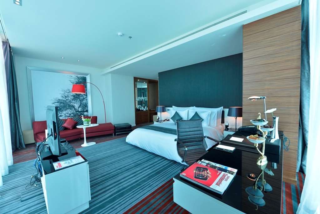 Ramee Grand Hotel And Spa Manáma Exteriér fotografie A suite at the hotel